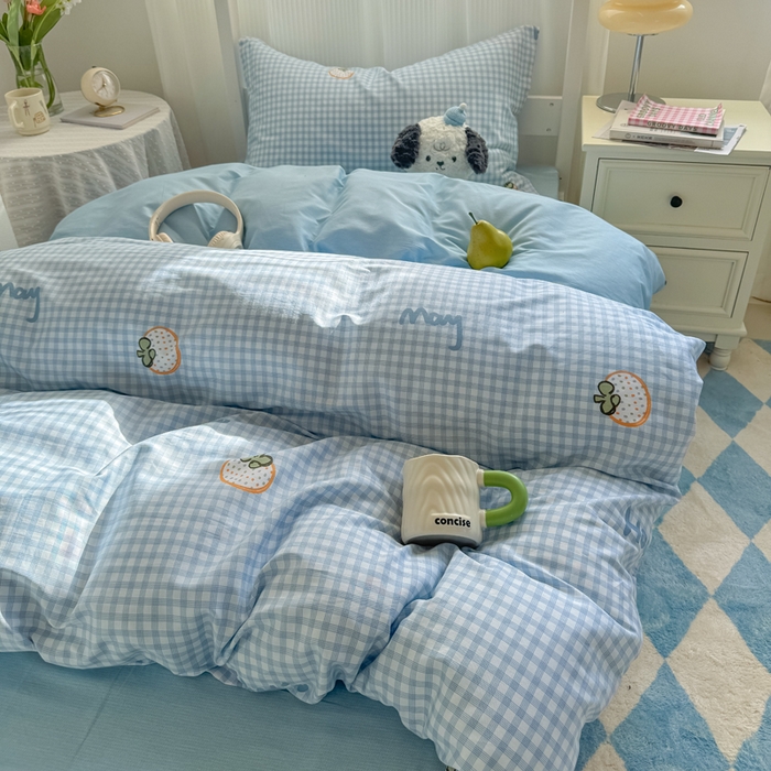 91家纺网 家纺一手货源 找家纺 红淳家纺 2025新款全棉青少年学生三件套 格纹水果（蓝）