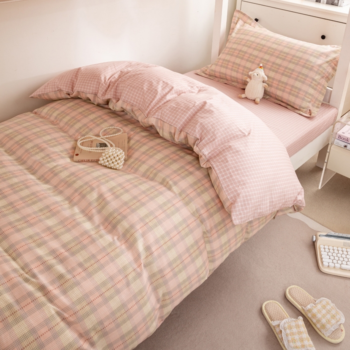 91家纺网 家纺一手货源 找家纺 红淳家纺 2025新款全棉青少年学生三件套 淑女格-红