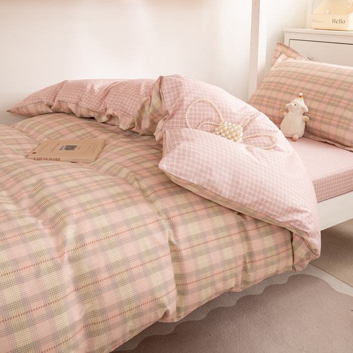 91家纺网 家纺一手货源 找家纺 红淳家纺 2025新款全棉青少年学生三件套 淑女格-红