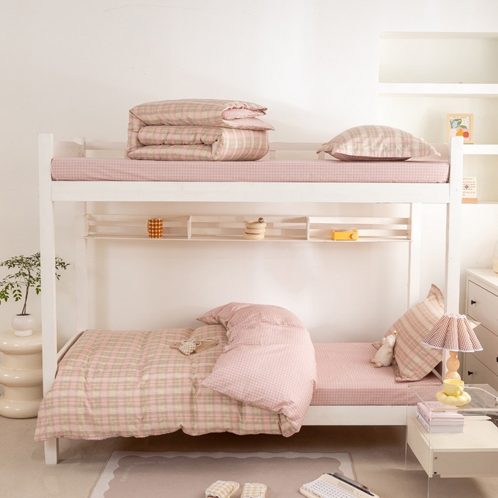 91家纺网 家纺一手货源 找家纺 红淳家纺 2025新款全棉青少年学生三件套 淑女格-红