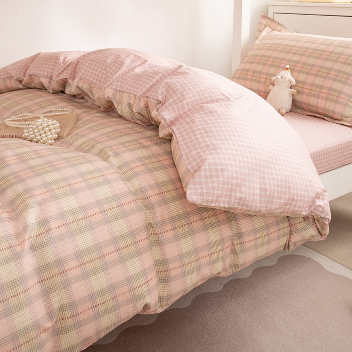 91家纺网 家纺一手货源 找家纺 红淳家纺 2025新款全棉青少年学生三件套 淑女格-红