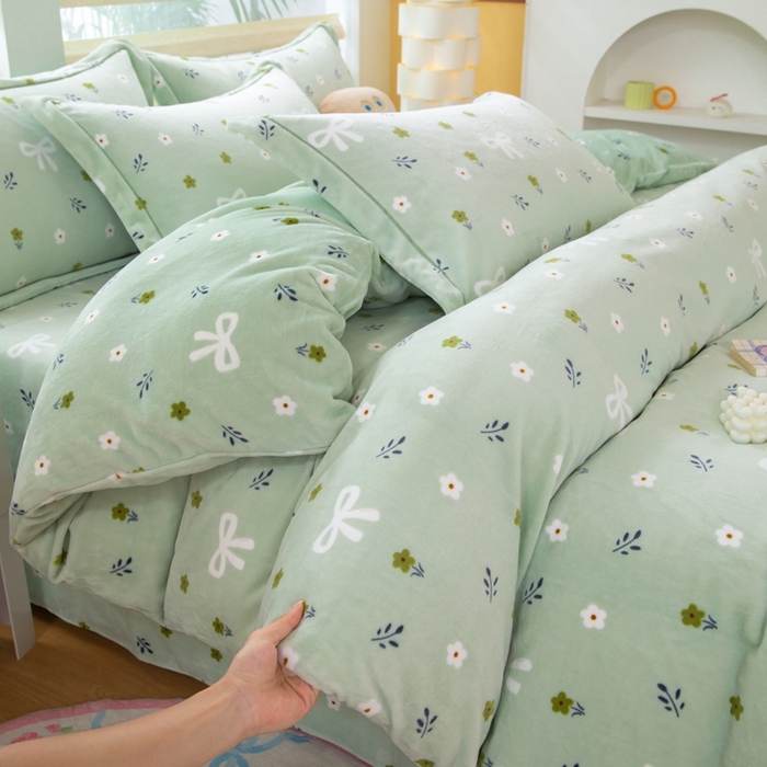 91家纺网 家纺一手货源 找家纺 优姿家纺 2025新款加厚全消光牛奶绒印花四件套林间小风