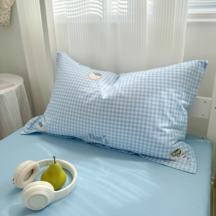 91家纺网 家纺一手货源 找家纺 红淳家纺 2025新款全棉青少年学生三件套 格纹水果（蓝）