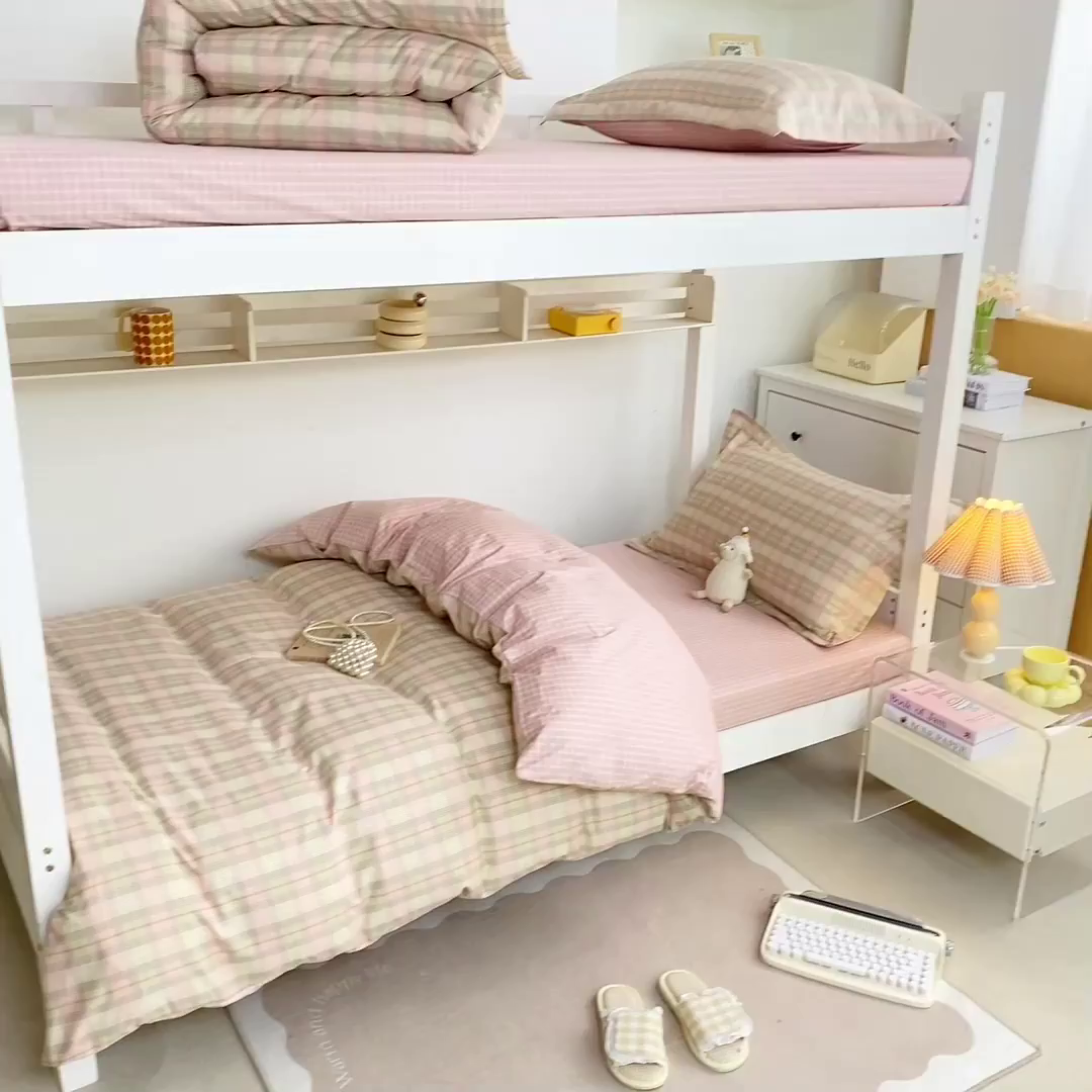 91家纺网 家纺一手货源 找家纺 红淳家纺 2025新款全棉青少年学生三件套 淑女格-红