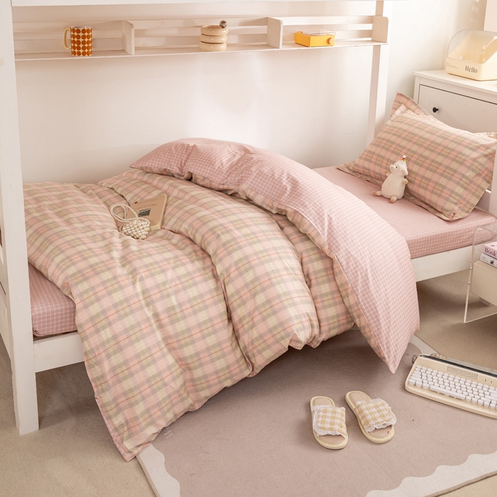 91家纺网 家纺一手货源 找家纺 红淳家纺 2025新款全棉青少年学生三件套 淑女格-红