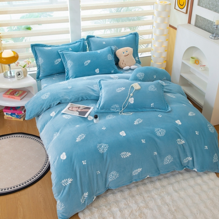 91家纺网 家纺一手货源 找家纺 优姿家纺 2025新款加厚全消光牛奶绒印花四件套美拉时光