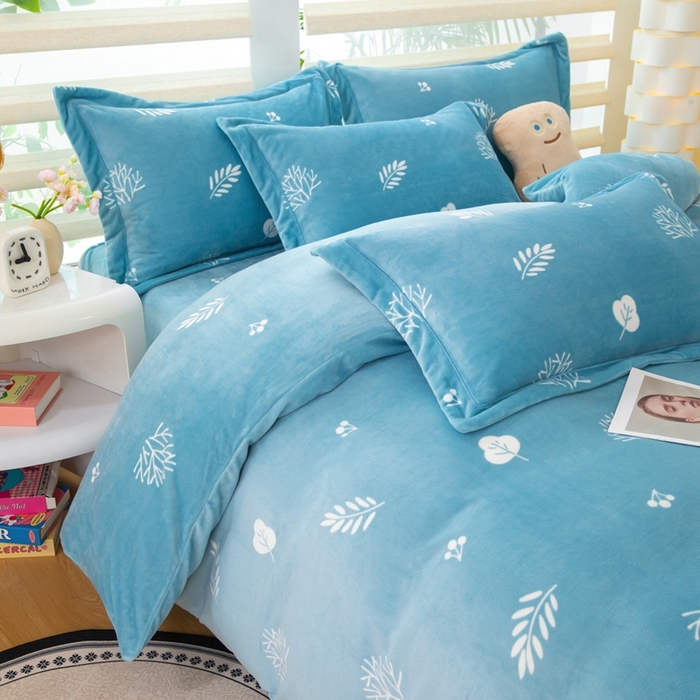 91家纺网 家纺一手货源 找家纺 优姿家纺 2025新款加厚全消光牛奶绒印花四件套美拉时光