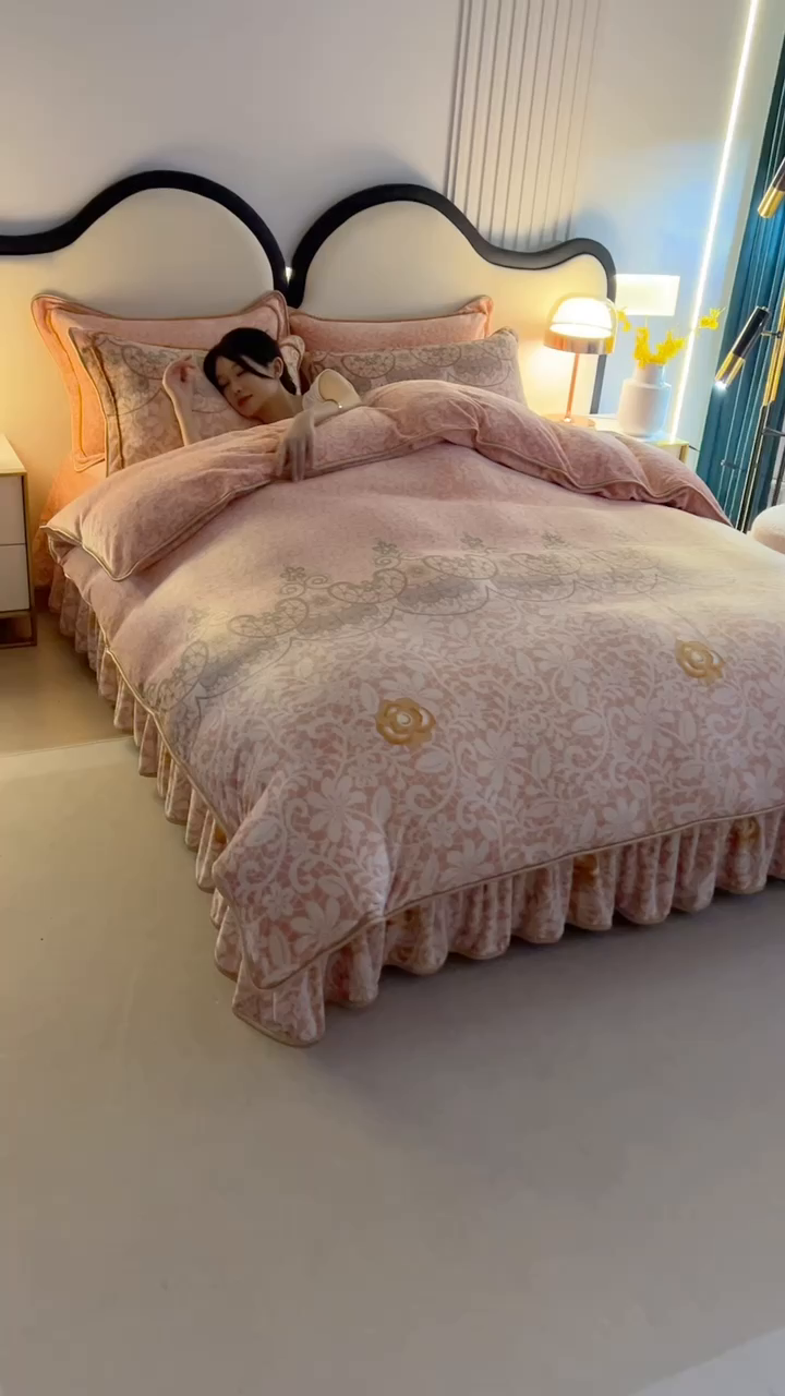 91家纺网 家纺一手货源 找家纺 代芙家纺2025款高克重10斤牛奶绒四件套【下载图片前看下详情公告】花香怡人