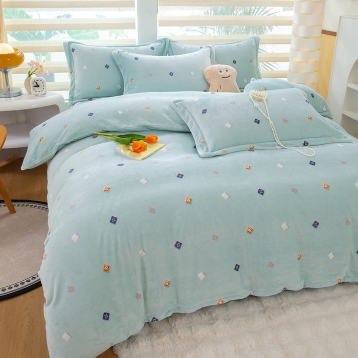 91家纺网 家纺一手货源 找家纺 优姿家纺 2025新款加厚全消光牛奶绒印花四件套怦然心动-绿