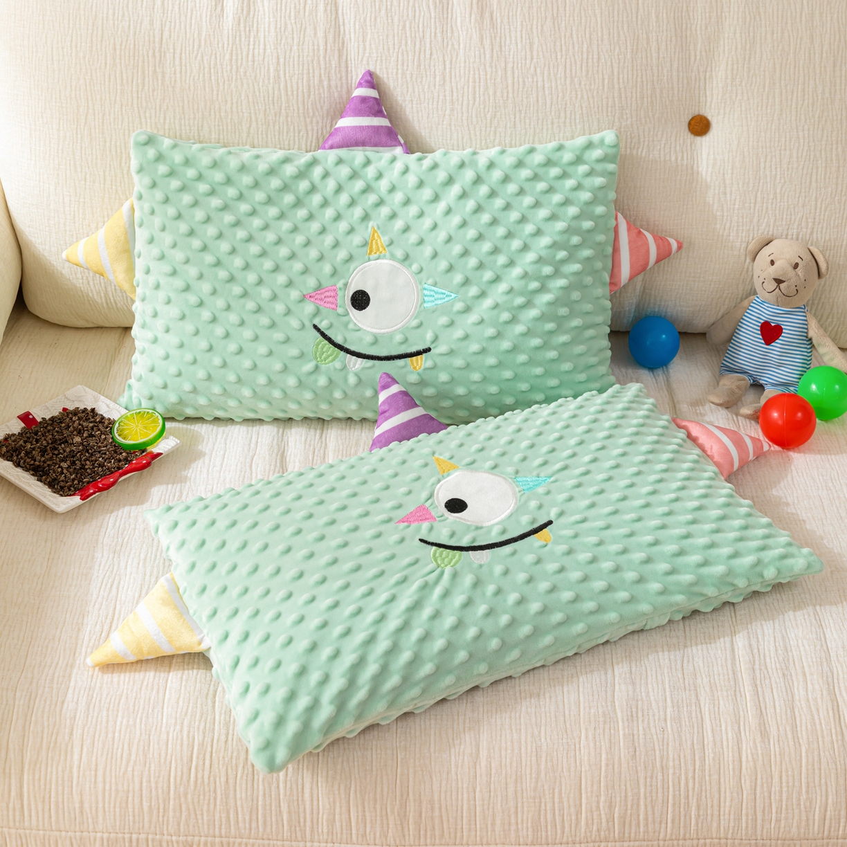 91家纺网 家纺一手货源 找家纺 织布人 2025新款荞麦枕豆豆绒小怪兽卡通儿童荞麦枕学生枕开学季宿舍枕头枕芯 太空豆豆荞麦枕-太空眼浅蓝 30x50cm/只