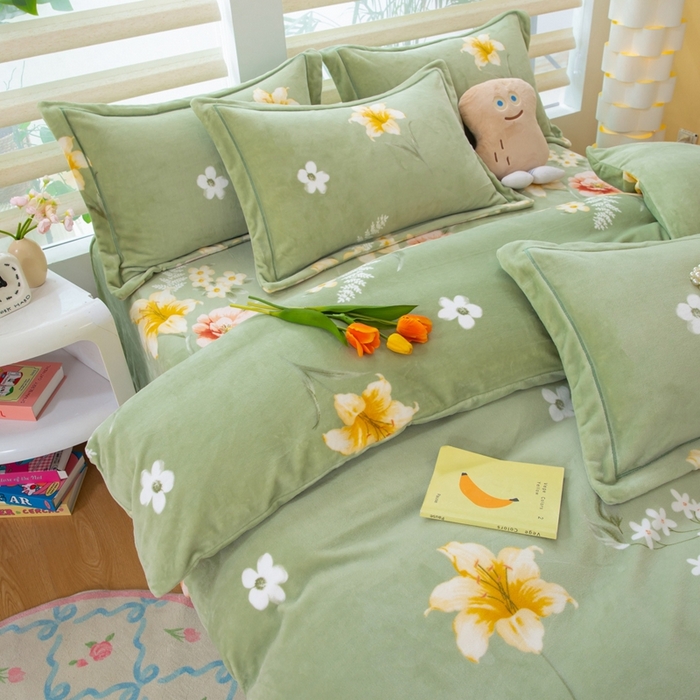 91家纺网 家纺一手货源 找家纺 优姿家纺 2025新款加厚全消光牛奶绒印花四件套四季繁华