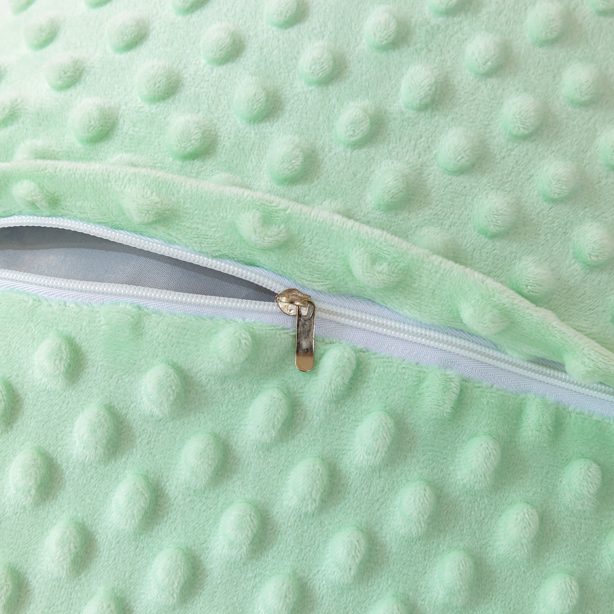 91家纺网 家纺一手货源 找家纺 织布人 2025新款荞麦枕豆豆绒小怪兽卡通儿童荞麦枕学生枕开学季宿舍枕头枕芯 太空豆豆荞麦枕-太空眼浅蓝 30x50cm/只