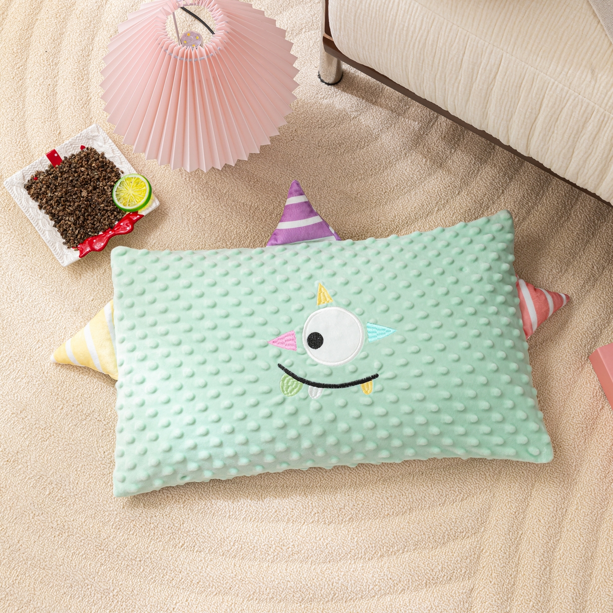 91家纺网 家纺一手货源 找家纺 织布人 2025新款荞麦枕豆豆绒小怪兽卡通儿童荞麦枕学生枕开学季宿舍枕头枕芯 太空豆豆荞麦枕-太空眼浅蓝 30x50cm/只