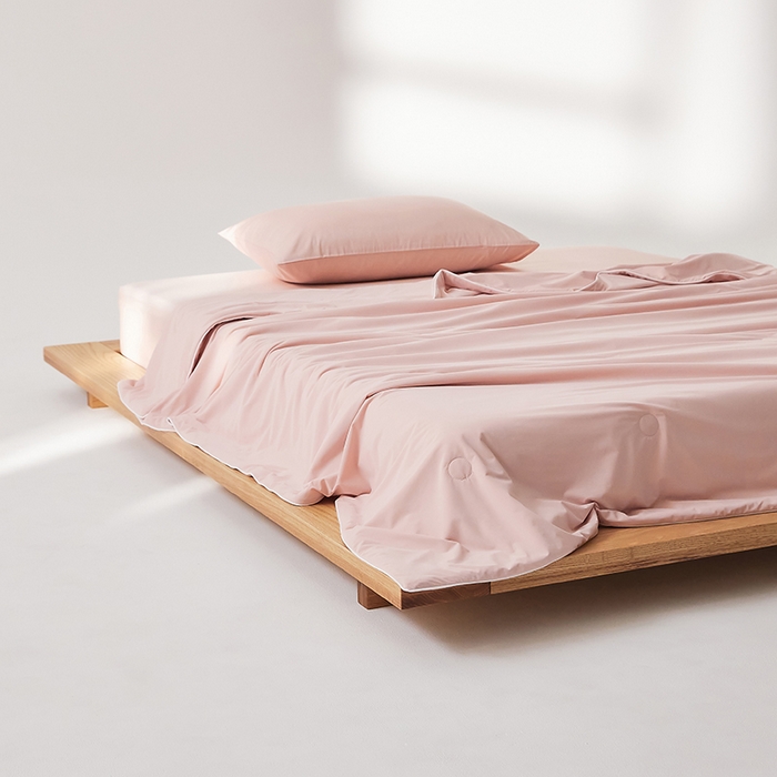 91家纺网 家纺一手货源 找家纺 红淳家纺 2025新款冰激凌系列-90锦纶-A类凉感冰敷夏被 雾霾粉