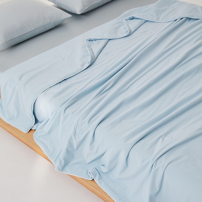 91家纺网 家纺一手货源 找家纺 红淳家纺 2025新款冰激凌系列-90锦纶-A类凉感冰敷夏被 天空蓝