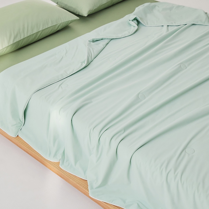 91家纺网 家纺一手货源 找家纺 红淳家纺 2025新款冰激凌系列-90锦纶-A类凉感冰敷夏被 豆沙绿