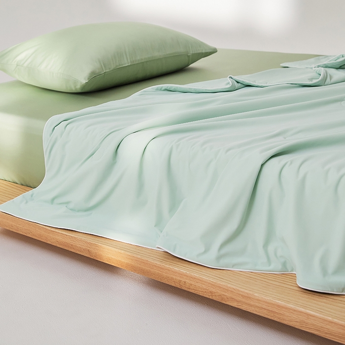 91家纺网 家纺一手货源 找家纺 红淳家纺 2025新款冰激凌系列-90锦纶-A类凉感冰敷夏被 豆沙绿