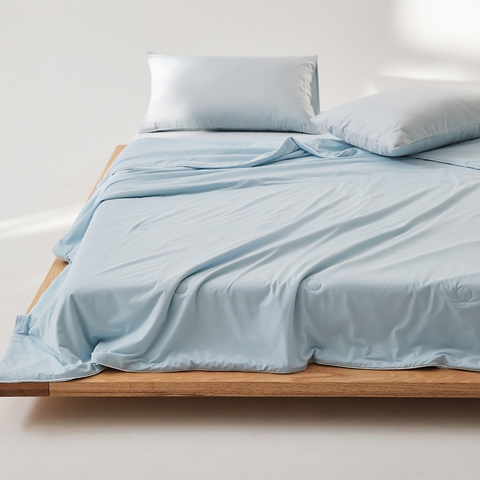 红淳家纺 2025新款冰激凌系列-90锦纶-A类凉感冰敷夏被 天空蓝