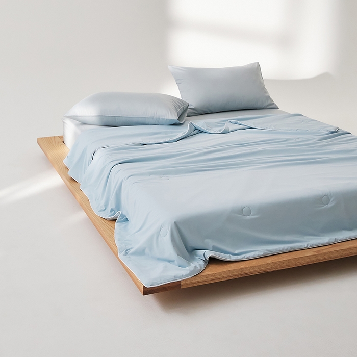 91家纺网 家纺一手货源 找家纺 红淳家纺 2025新款冰激凌系列-90锦纶-A类凉感冰敷夏被 天空蓝