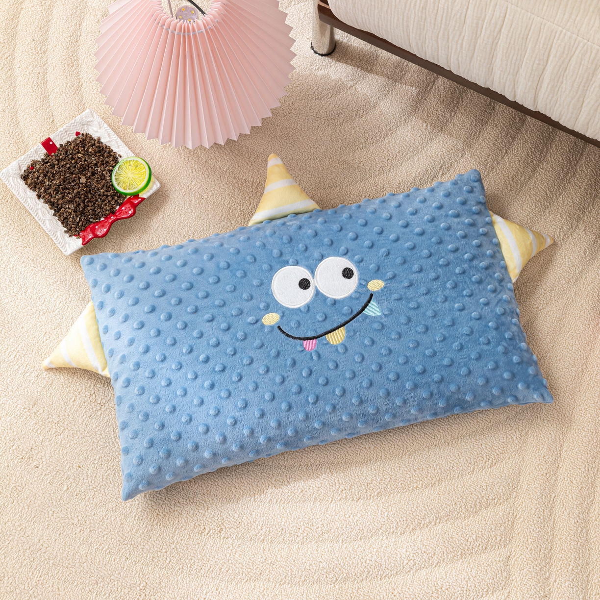 91家纺网 家纺一手货源 找家纺 织布人 2025新款荞麦枕豆豆绒小怪兽卡通儿童荞麦枕学生枕开学季宿舍枕头枕芯 太空豆豆荞麦枕--小怪兽蓝色 30x50cm/只