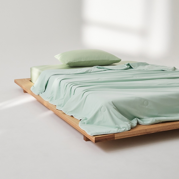 91家纺网 家纺一手货源 找家纺 红淳家纺 2025新款冰激凌系列-90锦纶-A类凉感冰敷夏被 豆沙绿