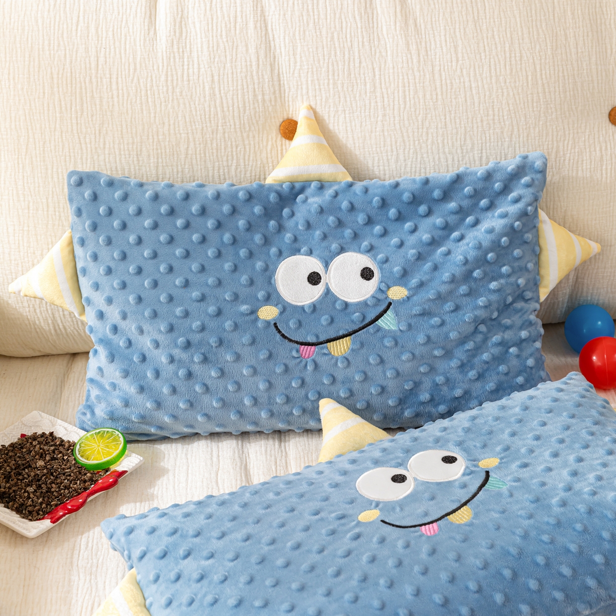 91家纺网 家纺一手货源 找家纺 织布人 2025新款荞麦枕豆豆绒小怪兽卡通儿童荞麦枕学生枕开学季宿舍枕头枕芯 太空豆豆荞麦枕--小怪兽蓝色 30x50cm/只