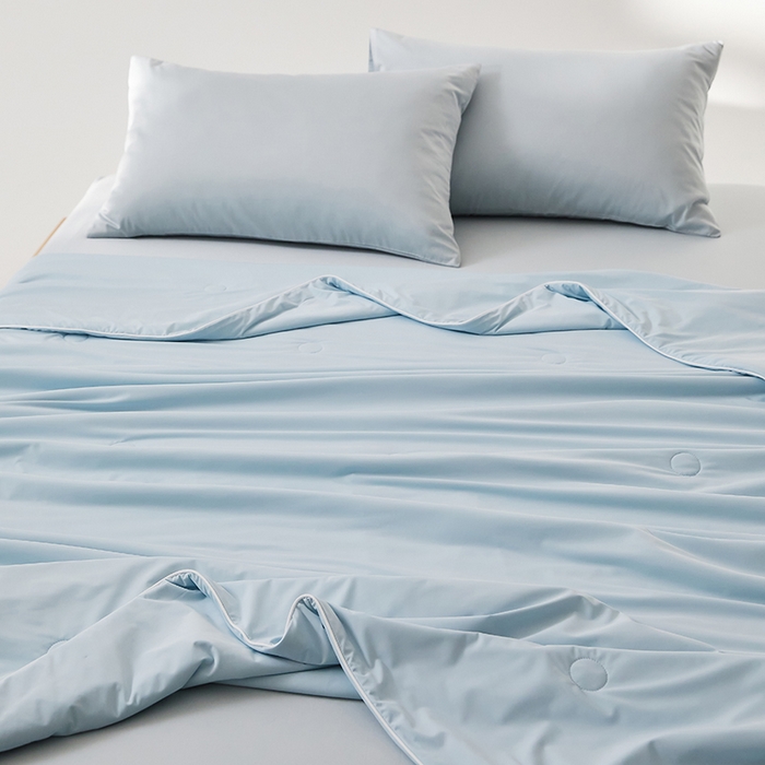 91家纺网 家纺一手货源 找家纺 红淳家纺 2025新款冰激凌系列-90锦纶-A类凉感冰敷夏被 天空蓝