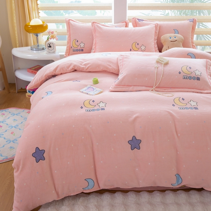 91家纺网 家纺一手货源 找家纺 优姿家纺 2025新款加厚全消光牛奶绒印花四件套午夜星空