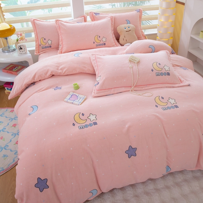 91家纺网 家纺一手货源 找家纺 优姿家纺 2025新款加厚全消光牛奶绒印花四件套午夜星空