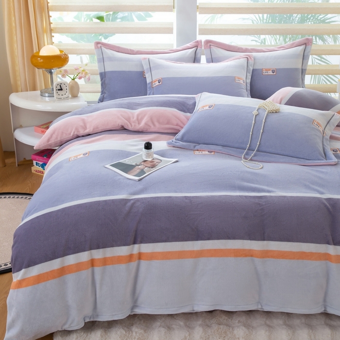 91家纺网 家纺一手货源 找家纺 优姿家纺 2025新款加厚全消光牛奶绒印花四件套香伊爱情