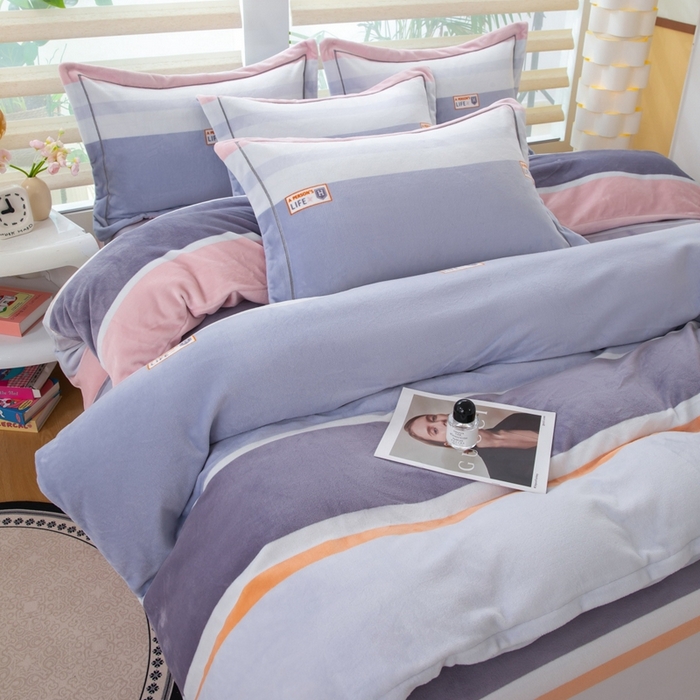 91家纺网 家纺一手货源 找家纺 优姿家纺 2025新款加厚全消光牛奶绒印花四件套香伊爱情