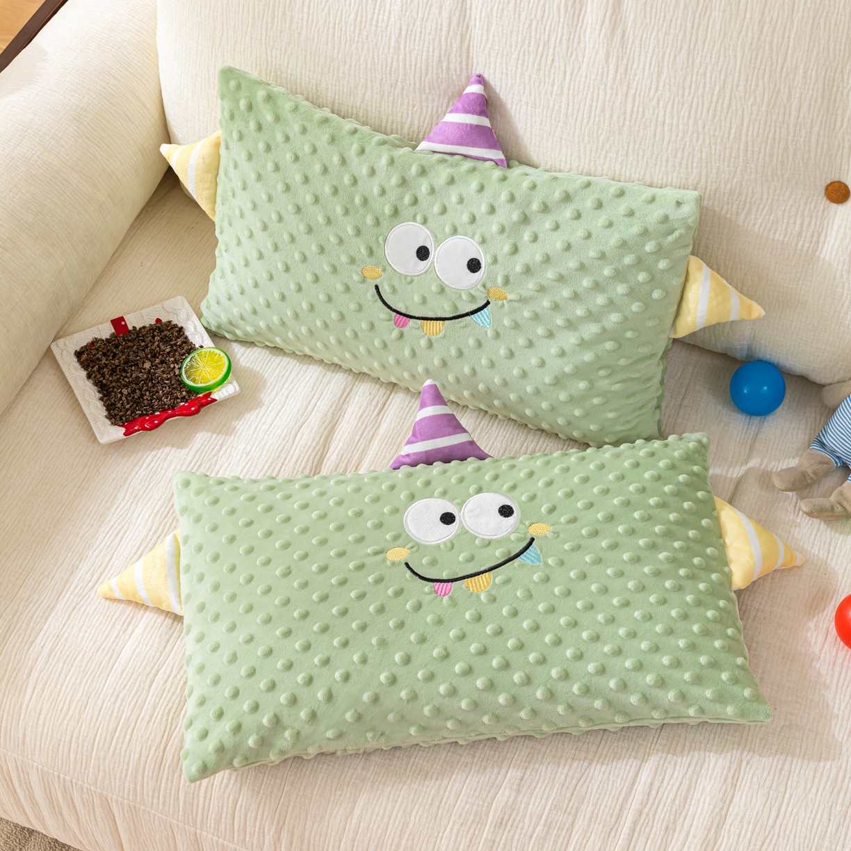 91家纺网 家纺一手货源 找家纺 织布人 2025新款荞麦枕豆豆绒小怪兽卡通儿童荞麦枕学生枕开学季宿舍枕头枕芯 太空豆豆荞麦枕-小怪兽绿色 30x50cm/只