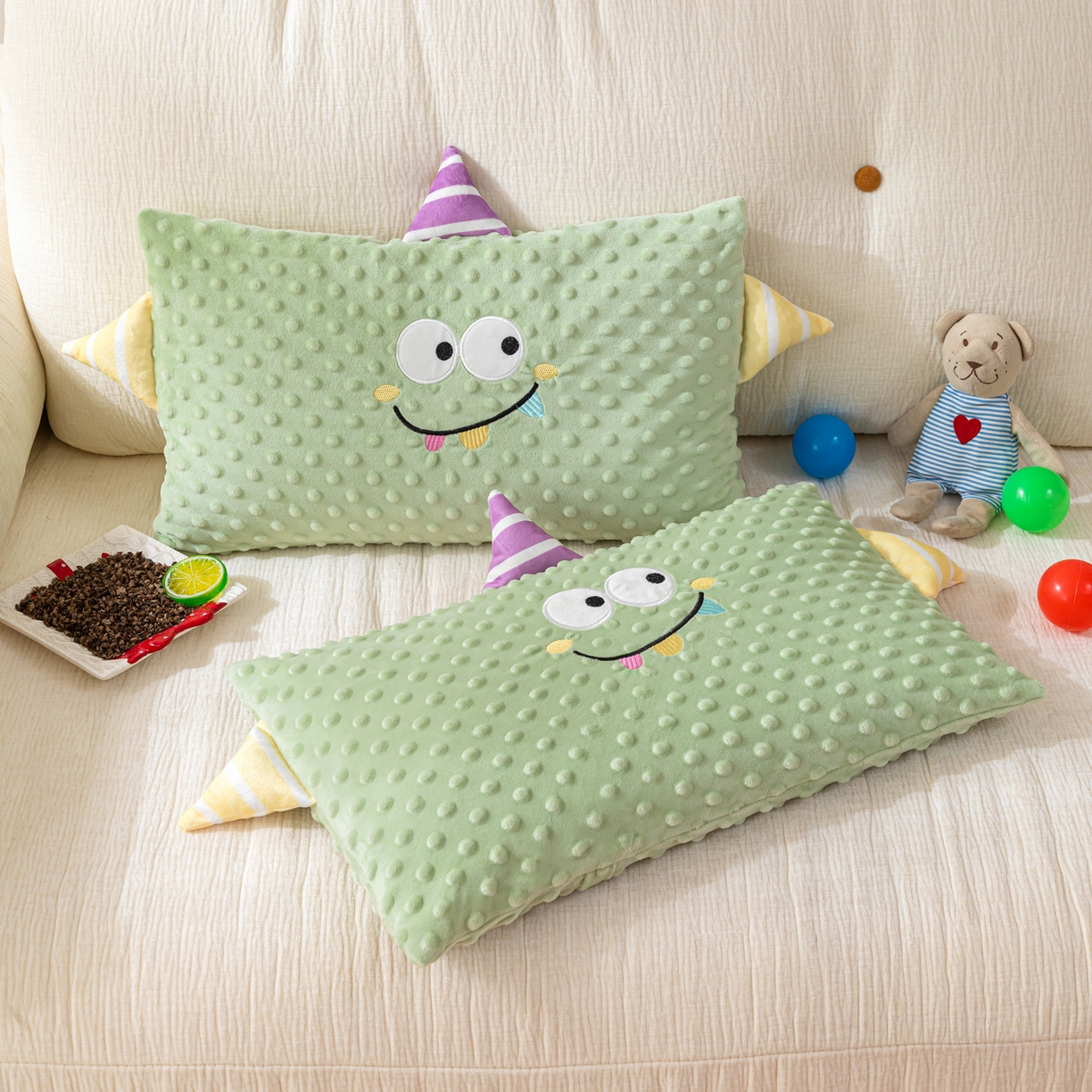 91家纺网 家纺一手货源 找家纺 织布人 2025新款荞麦枕豆豆绒小怪兽卡通儿童荞麦枕学生枕开学季宿舍枕头枕芯 太空豆豆荞麦枕-小怪兽绿色 30x50cm/只