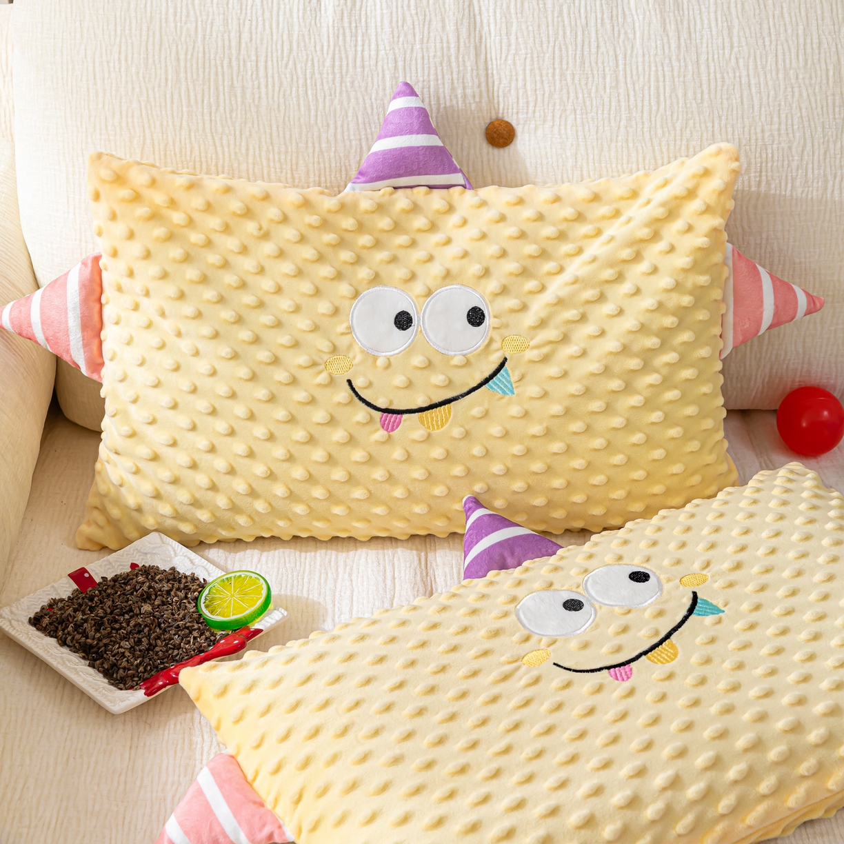 91家纺网 家纺一手货源 找家纺 织布人 2025新款荞麦枕豆豆绒小怪兽卡通儿童荞麦枕学生枕开学季宿舍枕头枕芯 太空豆豆荞麦枕-小怪兽米黄 30x50cm/只