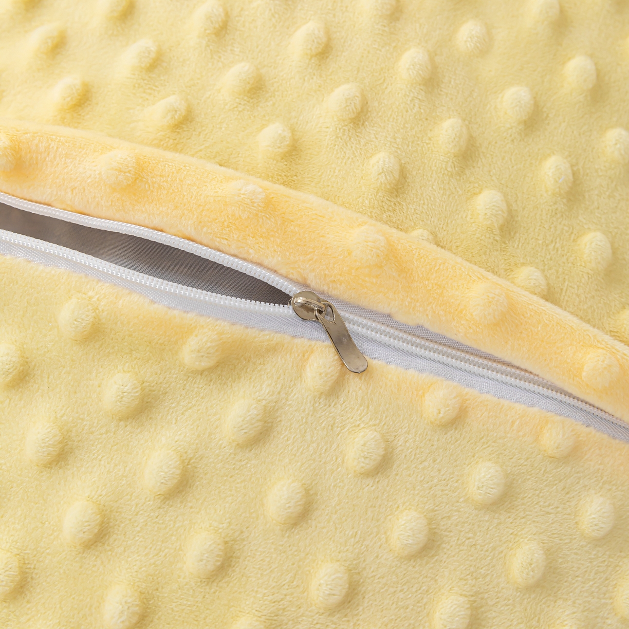 91家纺网 家纺一手货源 找家纺 织布人 2025新款荞麦枕豆豆绒小怪兽卡通儿童荞麦枕学生枕开学季宿舍枕头枕芯 太空豆豆荞麦枕-小怪兽米黄 30x50cm/只