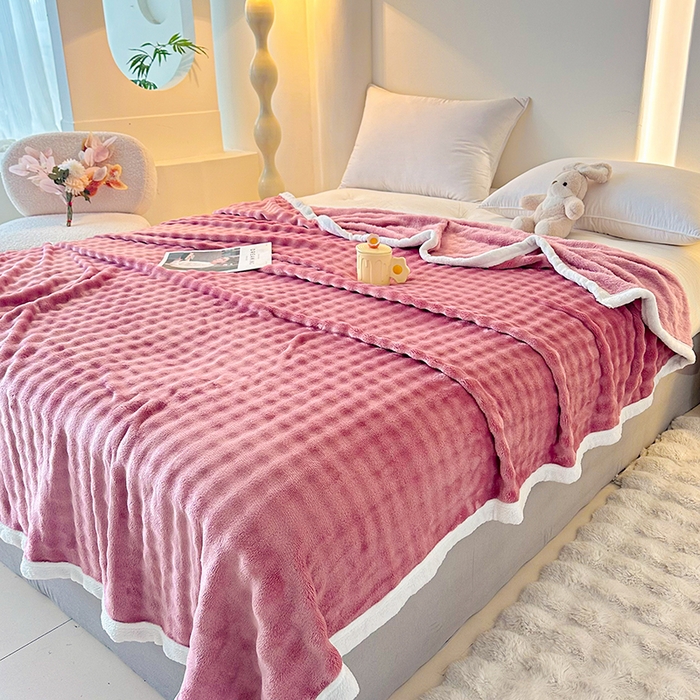 91家纺网 家纺一手货源 找家纺 赢盛家纺 2025新款多功能毛毯高克重法莱绒牛奶绒珊瑚绒免免绒包边毛毯毯子盖毯午睡毯 粉色