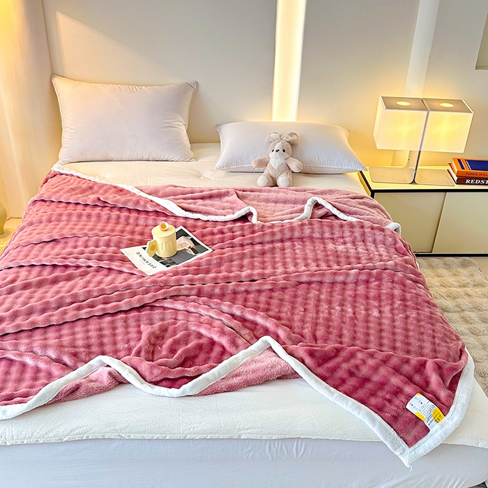 91家纺网 家纺一手货源 找家纺 赢盛家纺 2025新款多功能毛毯高克重法莱绒牛奶绒珊瑚绒免免绒包边毛毯毯子盖毯午睡毯 粉色