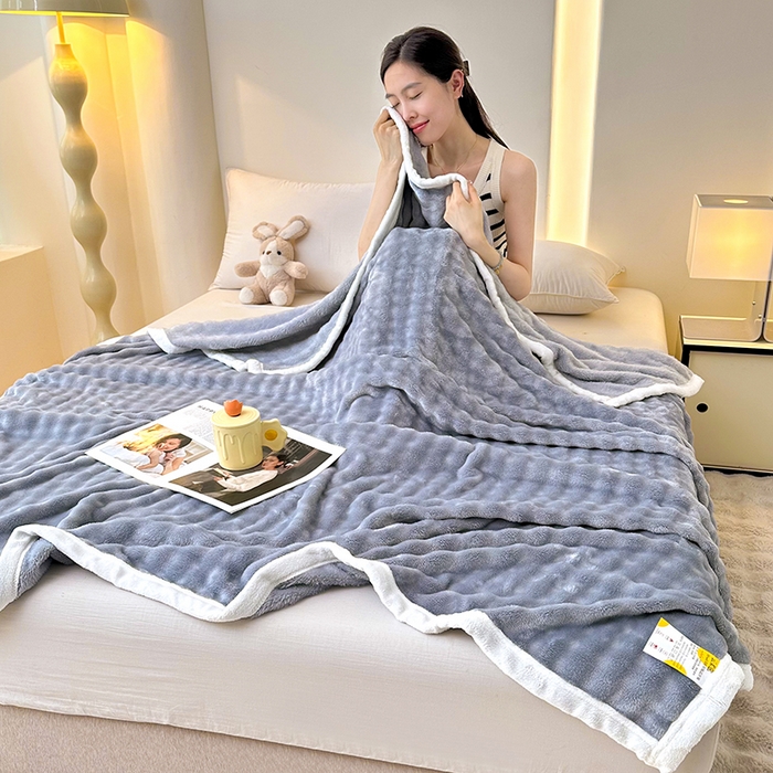 91家纺网 家纺一手货源 找家纺 赢盛家纺 2025新款多功能毛毯高克重法莱绒牛奶绒珊瑚绒免免绒包边毛毯毯子盖毯午睡毯 蓝色