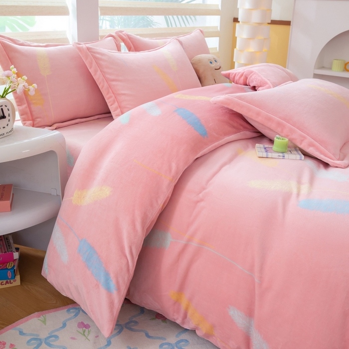 91家纺网 家纺一手货源 找家纺 优姿家纺 2025新款加厚全消光牛奶绒印花四件套欣欣向荣