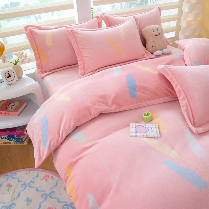 91家纺网 家纺一手货源 找家纺 优姿家纺 2025新款加厚全消光牛奶绒印花四件套欣欣向荣