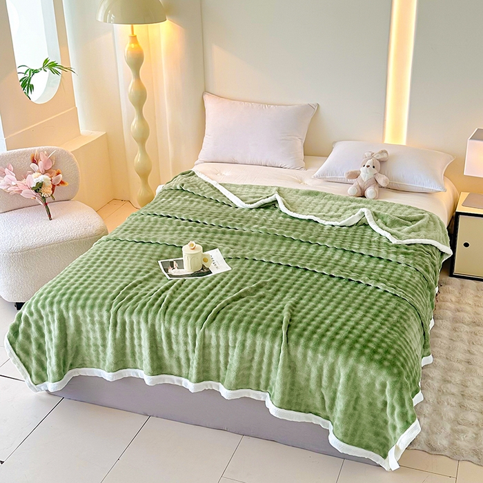 91家纺网 家纺一手货源 找家纺 赢盛家纺 2025新款多功能毛毯高克重法莱绒牛奶绒珊瑚绒免免绒包边毛毯毯子盖毯午睡毯 绿色