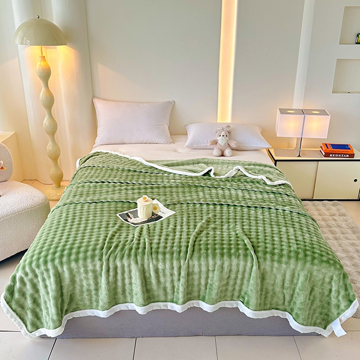 91家纺网 家纺一手货源 找家纺 赢盛家纺 2025新款多功能毛毯高克重法莱绒牛奶绒珊瑚绒免免绒包边毛毯毯子盖毯午睡毯 绿色