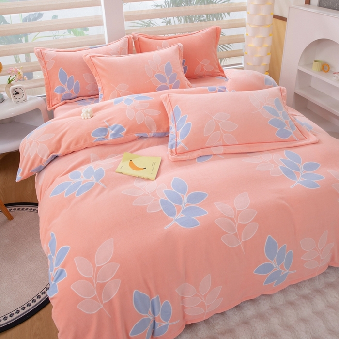 91家纺网 家纺一手货源 找家纺 优姿家纺 2025新款加厚全消光牛奶绒印花四件套叶叶飘香