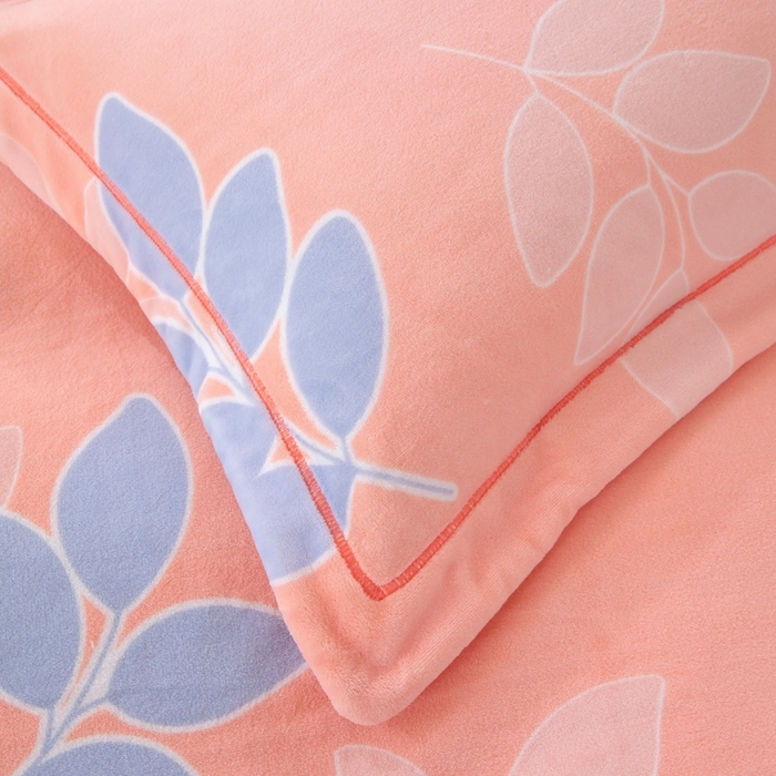 91家纺网 家纺一手货源 找家纺 优姿家纺 2025新款加厚全消光牛奶绒印花四件套叶叶飘香