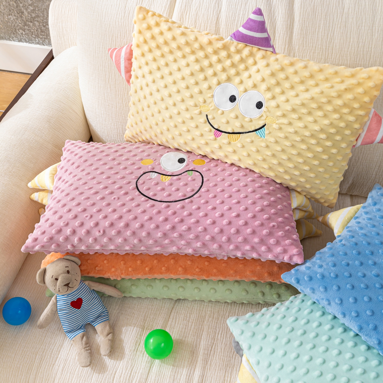 91家纺网 家纺一手货源 找家纺 （总）织布人 2025新款枕芯豆豆绒小怪兽卡通儿童枕学生枕开学季宿舍枕头枕芯