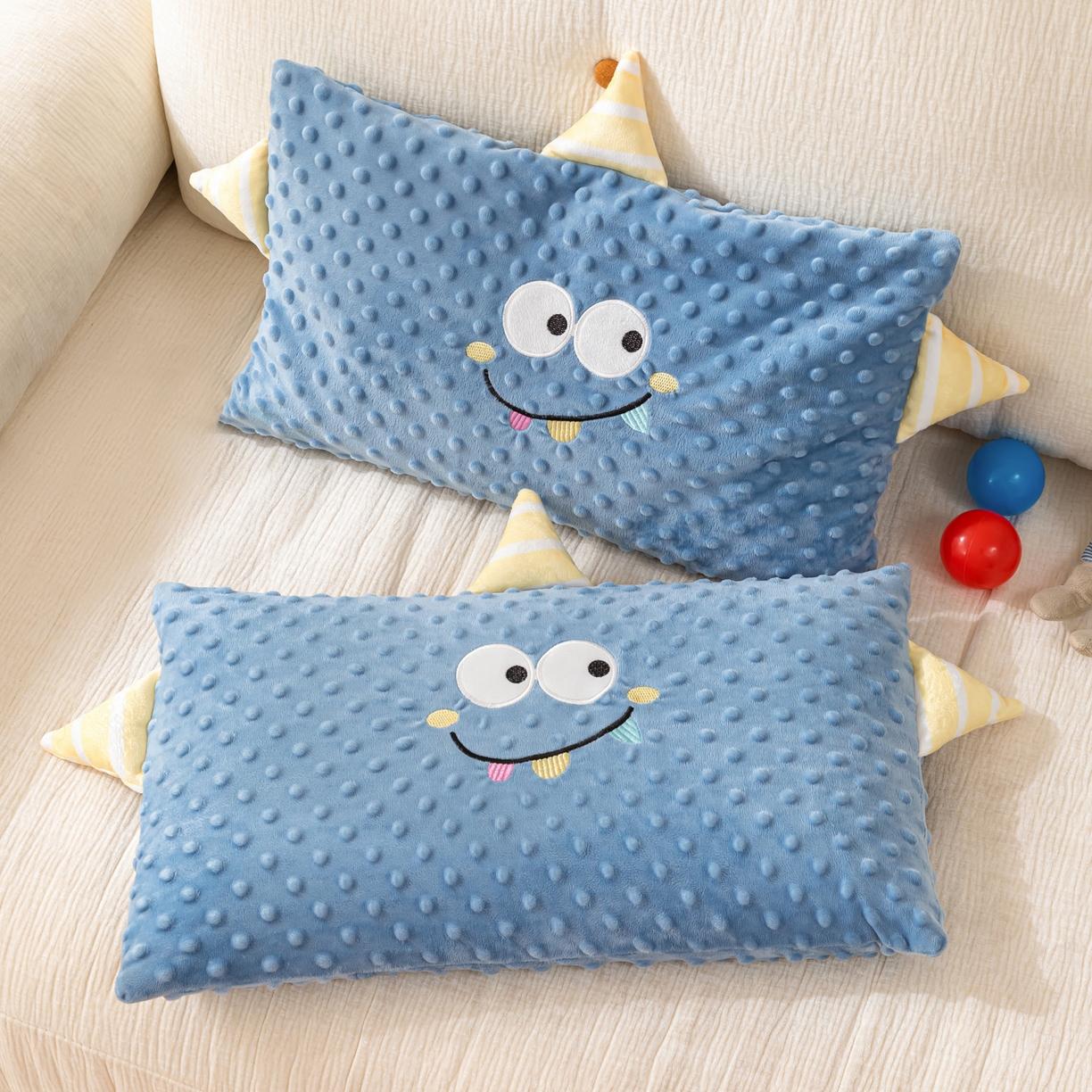 91家纺网 家纺一手货源 找家纺 织布人 2025新款枕芯豆豆绒小怪兽卡通儿童枕学生枕开学季宿舍枕头枕芯 豆豆绒太空枕-小怪兽蓝色 30x50cm/只