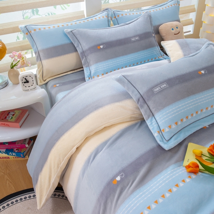 91家纺网 家纺一手货源 找家纺 优姿家纺 2025新款加厚全消光牛奶绒印花四件套一见倾心