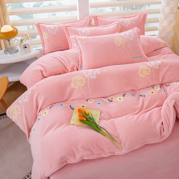 91家纺网 家纺一手货源 找家纺 优姿家纺 2025新款加厚全消光牛奶绒印花四件套一路繁花