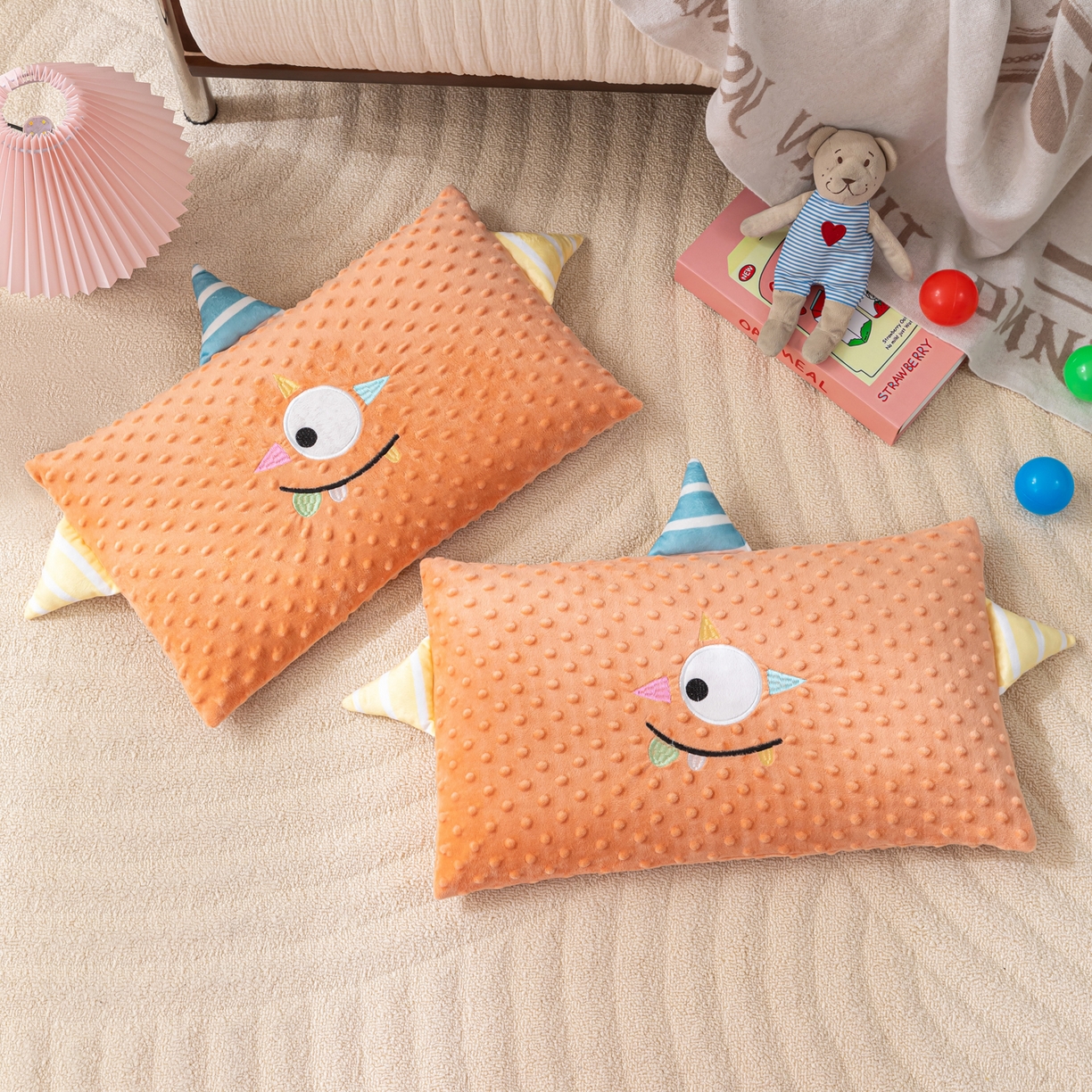 91家纺网 家纺一手货源 找家纺 织布人 2025新款枕芯豆豆绒小怪兽卡通儿童枕学生枕开学季宿舍枕头枕芯 豆豆绒太空枕-太空眼桔色 30x50cm/只