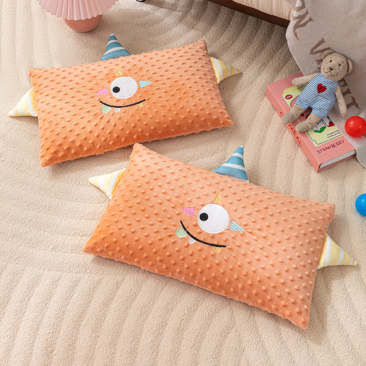 91家纺网 家纺一手货源 找家纺 织布人 2025新款枕芯豆豆绒小怪兽卡通儿童枕学生枕开学季宿舍枕头枕芯 豆豆绒太空枕-太空眼桔色 30x50cm/只